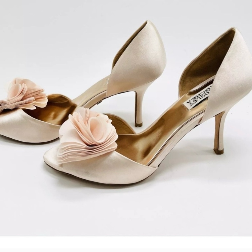 Badgley Mischka Ginseng D’Orsay open toe pumps with Pink Floral pom
